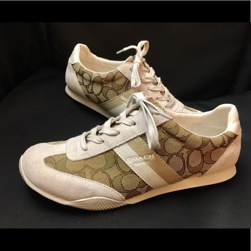 **SOLD** Woman’s Coach Kelson Signature Sneakers Sz 9.5